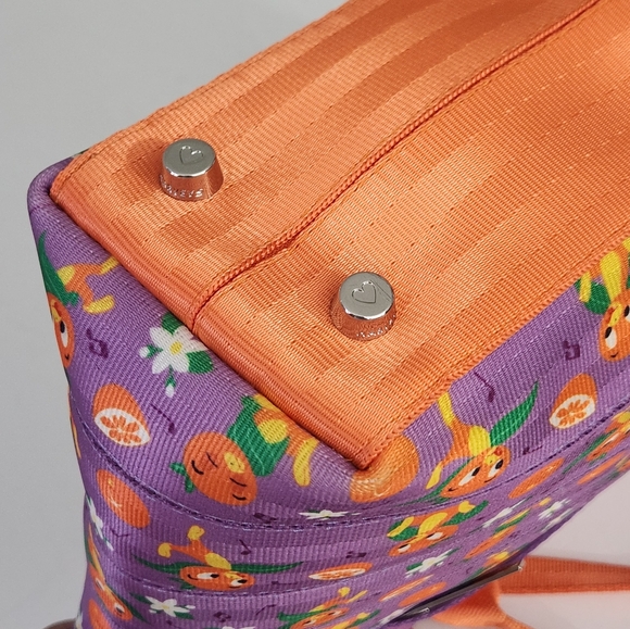 HARVEYS SEATBELT WALT DISNEY WORLD 50th ANNIVERSARY ORANGE BIRD STREAMLINE TOTE - Picture 9 of 10
